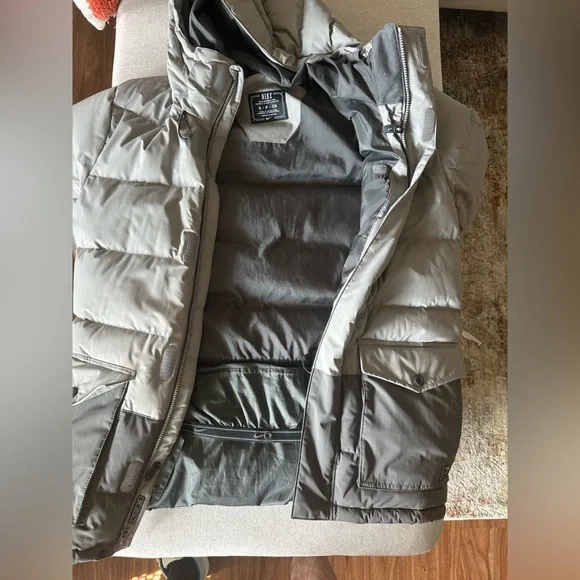 Nike puffer jacket - Picture 3 of 6